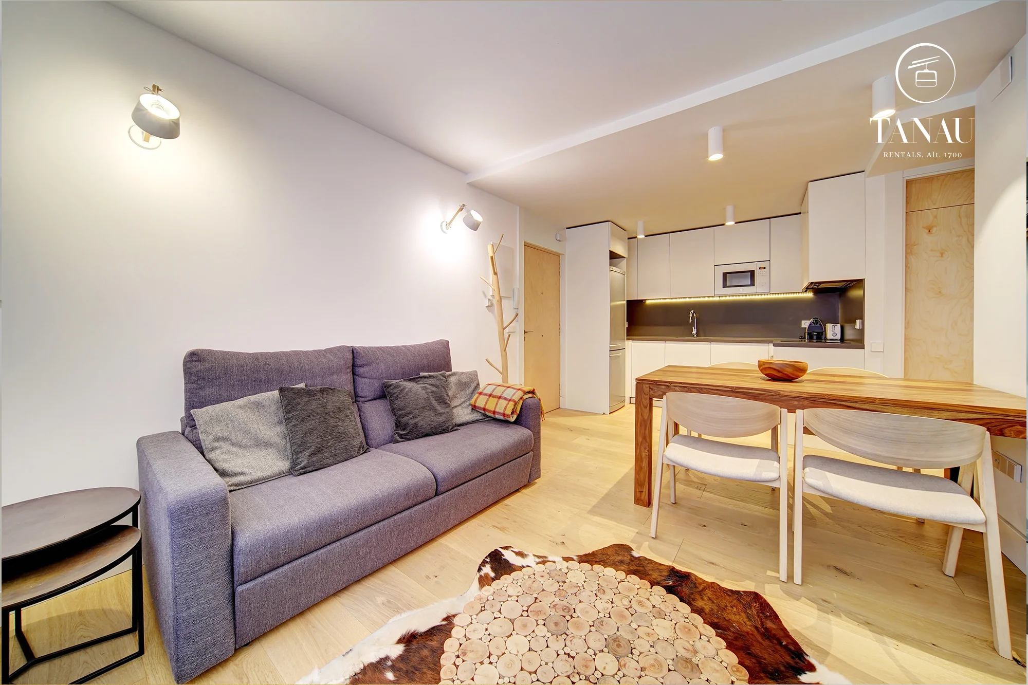 4-Apt-Aurora-SalonCoCo1