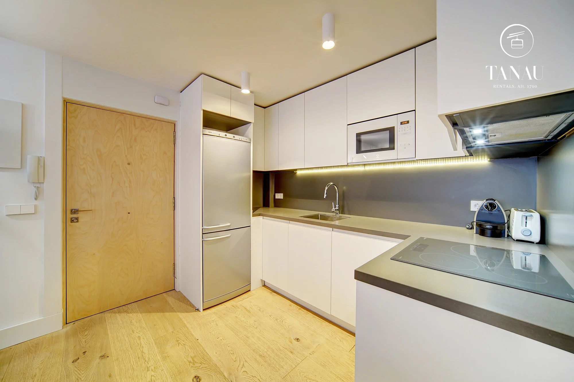 4-Apt-Aurora-SalonCoCo2