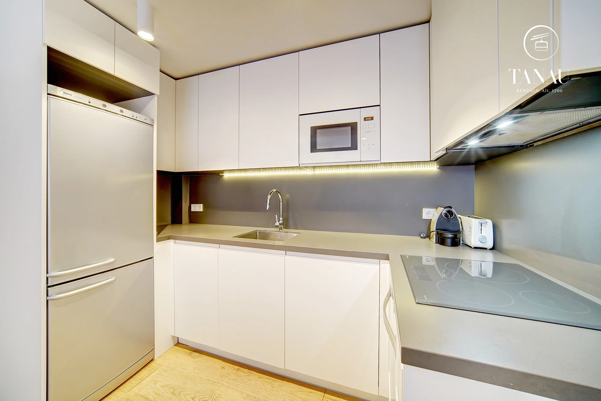 4-Apt-Aurora-SalonCoCo3