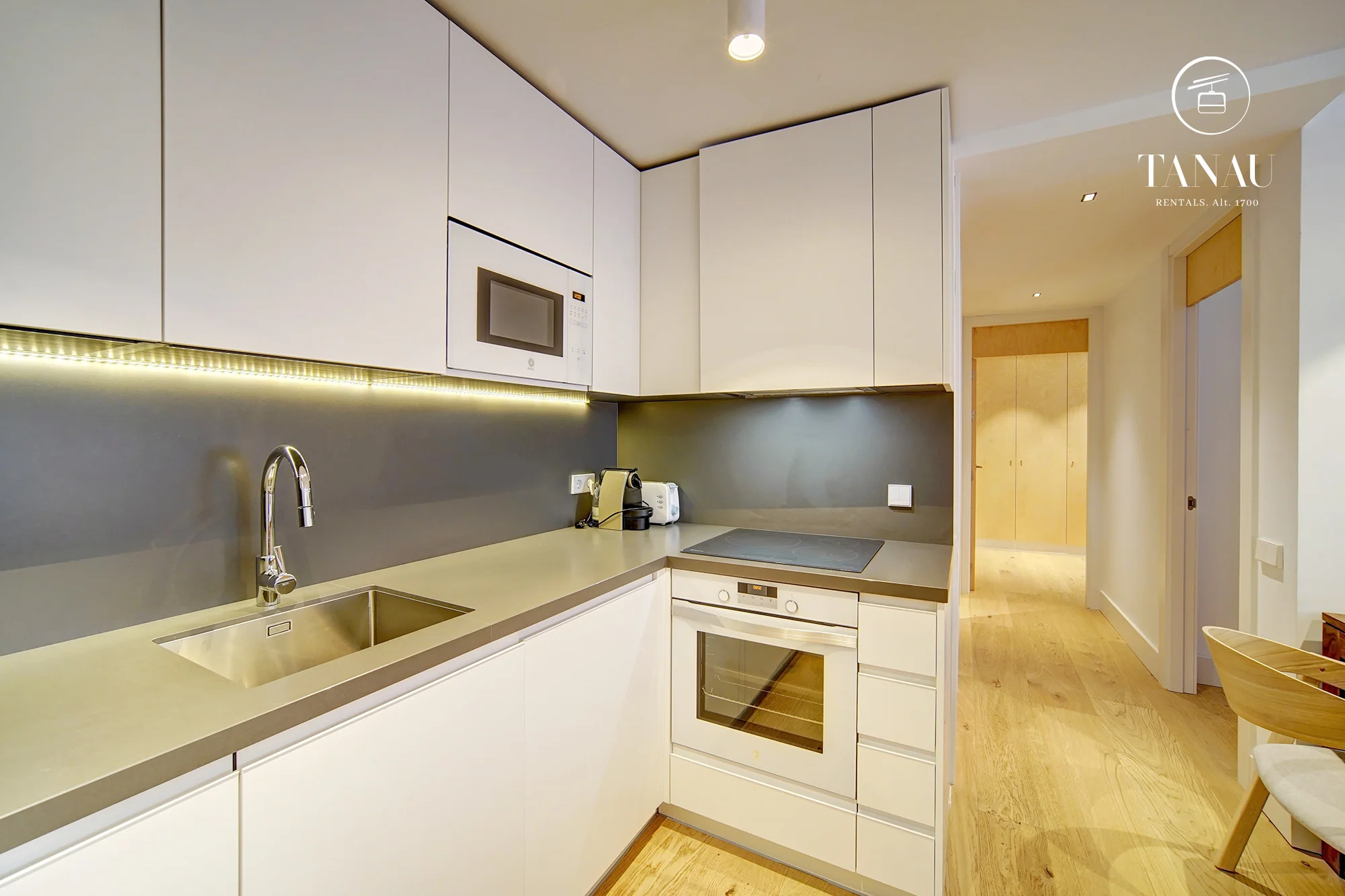 4-Apt-Aurora-SalonCoCo4