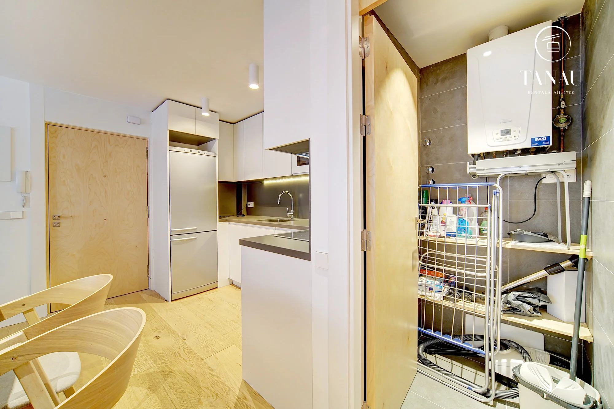 4-Apt-Aurora-SalonCoCo9