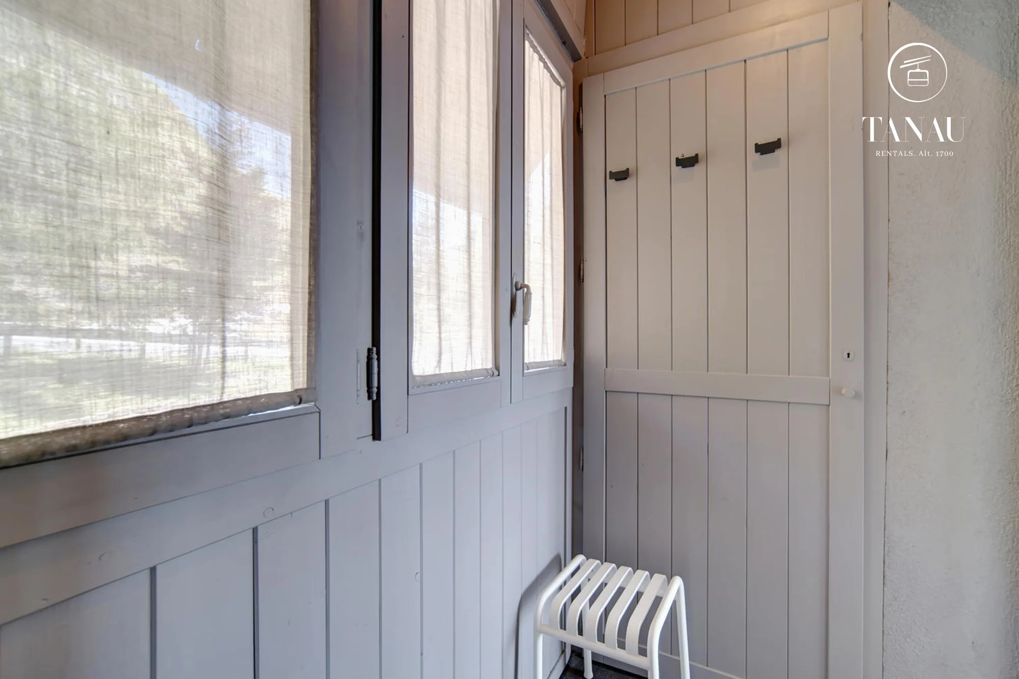 5-Apt-SaraySergio-EntradaPasillo2